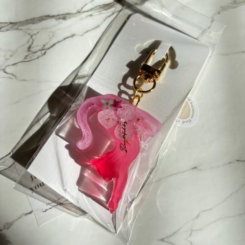 可愛い猫 キーホルダー 名入れ レジン ハンドメイド プレゼント 猫 お