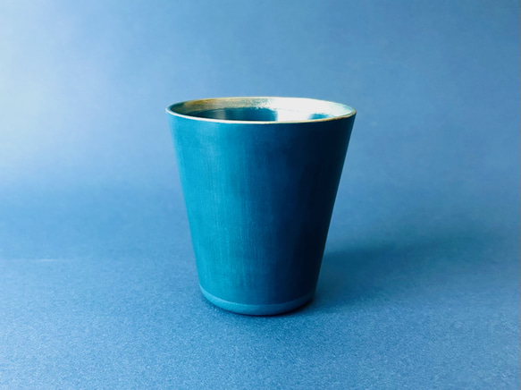 青金色の漆器花瓶 丸型花器（花台付） 鯉 黒 漆塗り 12-13908 漆器の井助