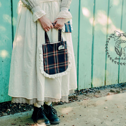 たっぷりフリルの乙女なトートバッグ【チェック&ウサギ】 2枚目の画像