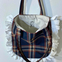 たっぷりフリルの乙女なトートバッグ【チェック&ウサギ】 7枚目の画像