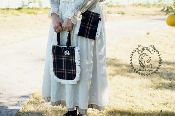 たっぷりフリルの乙女なトートバッグ【チェック&ウサギ】 13枚目の画像