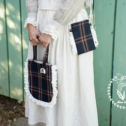 たっぷりフリルの乙女なトートバッグ【チェック&ウサギ】 15枚目の画像