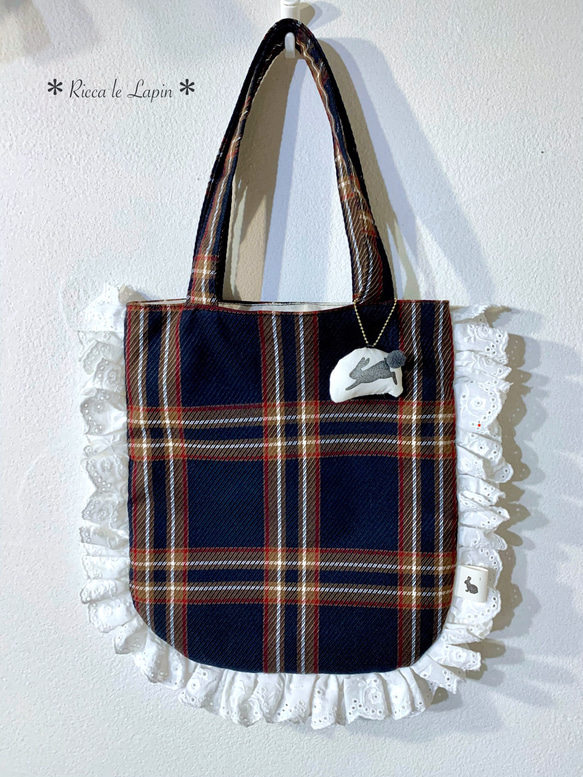 たっぷりフリルの乙女なトートバッグ【チェック&ウサギ】 6枚目の画像