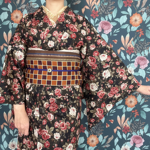 チャコールブラウン薔薇柄木綿着物 着物 花鹿 kajika 通販 18733392