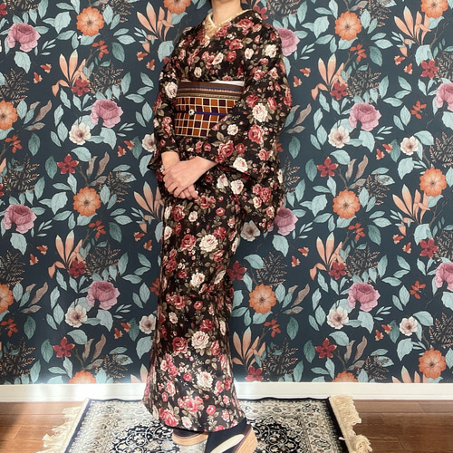 チャコールブラウン薔薇柄木綿着物 着物 花鹿 kajika 通販 18733392