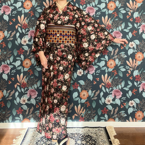 チャコールブラウン薔薇柄木綿着物 着物 花鹿 kajika 通販 18733392