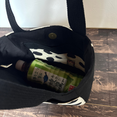 エチノ ネコ柄 丸型トートバッグ ブラック✖️ホワイト トートバッグ