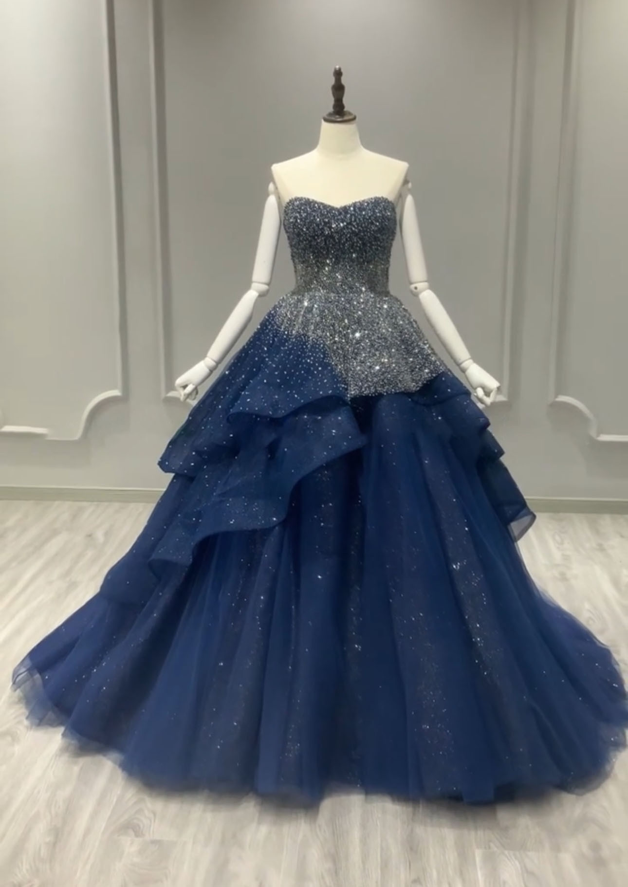 大人気ネイビー　キラキラ　アシメドレス　ラッフルスカート　水波プリンセスライン　シルバー結婚式お呼ばれ披露宴前撮り成人式