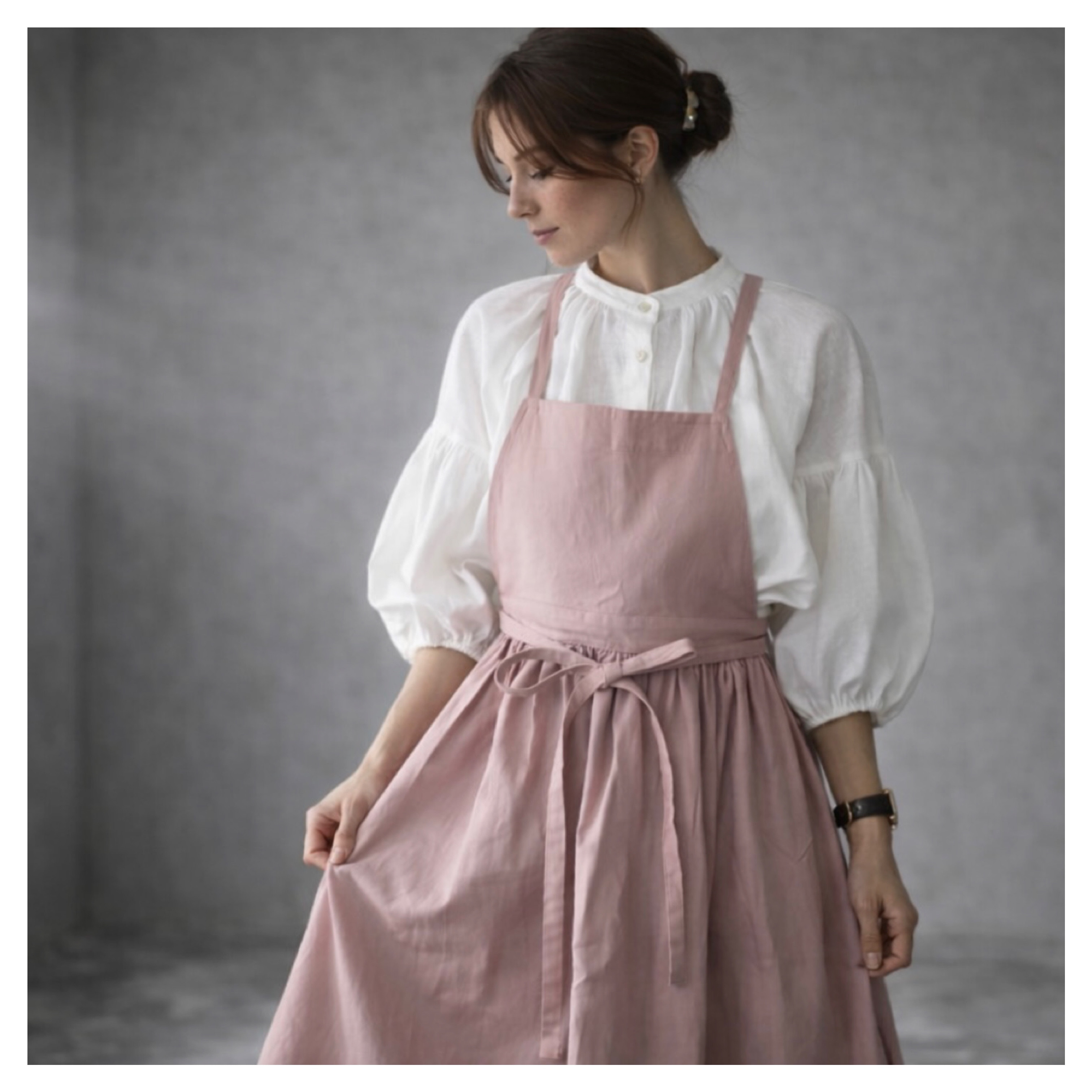 そのままお出かけリネンギャザーエプロン／おうち時間もお洒落に過ごすコットンリネンエプロン／くすみパステルクラシックピンク