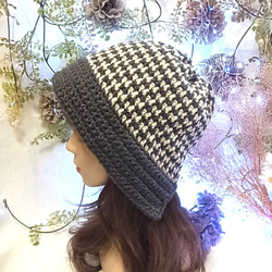 ニット帽 ニットキャップ 帽子 グレー　手編みちどり格子 小顔効果　 6枚目の画像