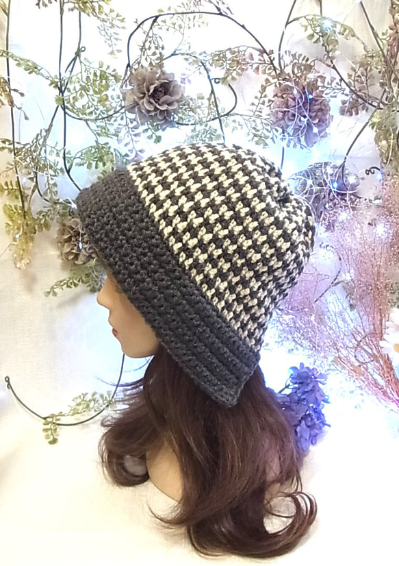 ニット帽 ニットキャップ 帽子 グレー　手編みちどり格子 小顔効果　 6枚目の画像