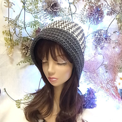 ニット帽 ニットキャップ 帽子 グレー　手編みちどり格子 小顔効果　 2枚目の画像