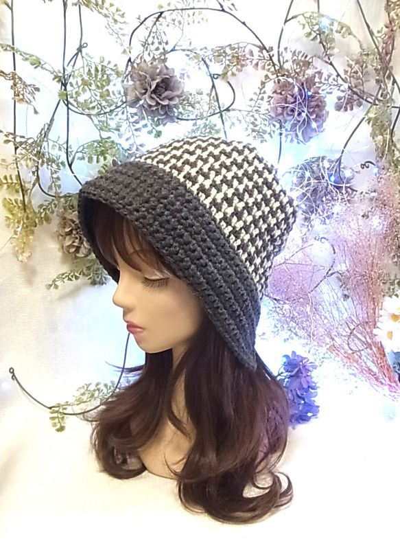 ニット帽 ニットキャップ 帽子 グレー　手編みちどり格子 小顔効果　 3枚目の画像