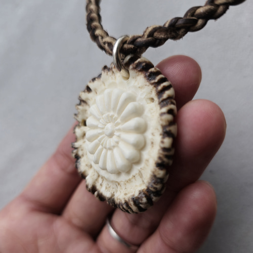 鹿の角の首飾り アイヌ シトキ ネックレス・ペンダント 鹿角工房