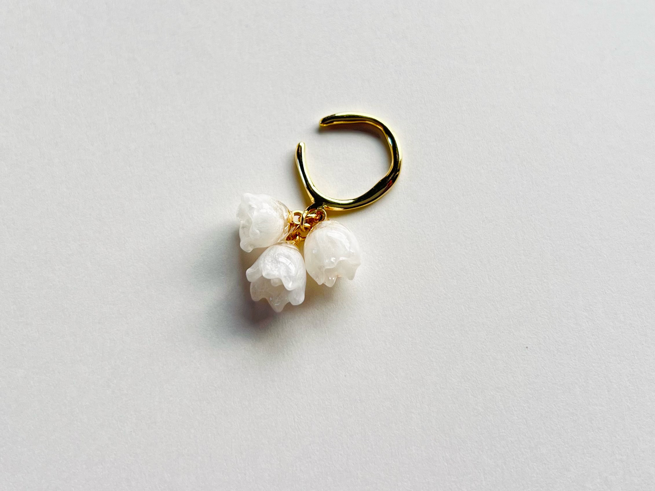 本物のお花 すずらん 3輪のイヤーカフ♢gold