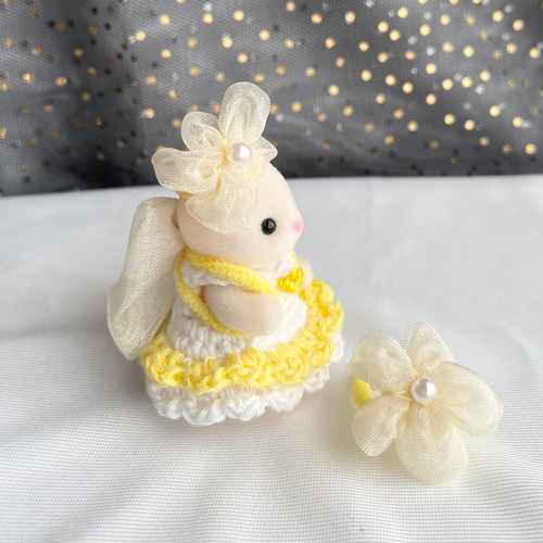 シルバニアファミリー　赤ちゃんサイズ　ドレス　ゴールド　シルバー　ハンドメイド シルバニアファミリー 赤ちゃん ドレスお洋服 ハンドメイド かぎ編み