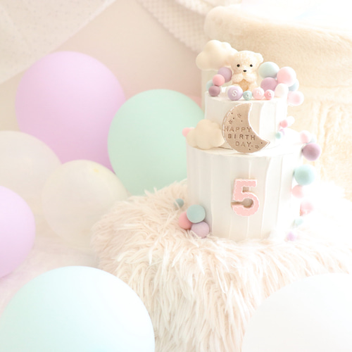 シャボン玉の世界⭐︎くまさんと雲のクレイケーキ☆1歳誕生日ケーキ