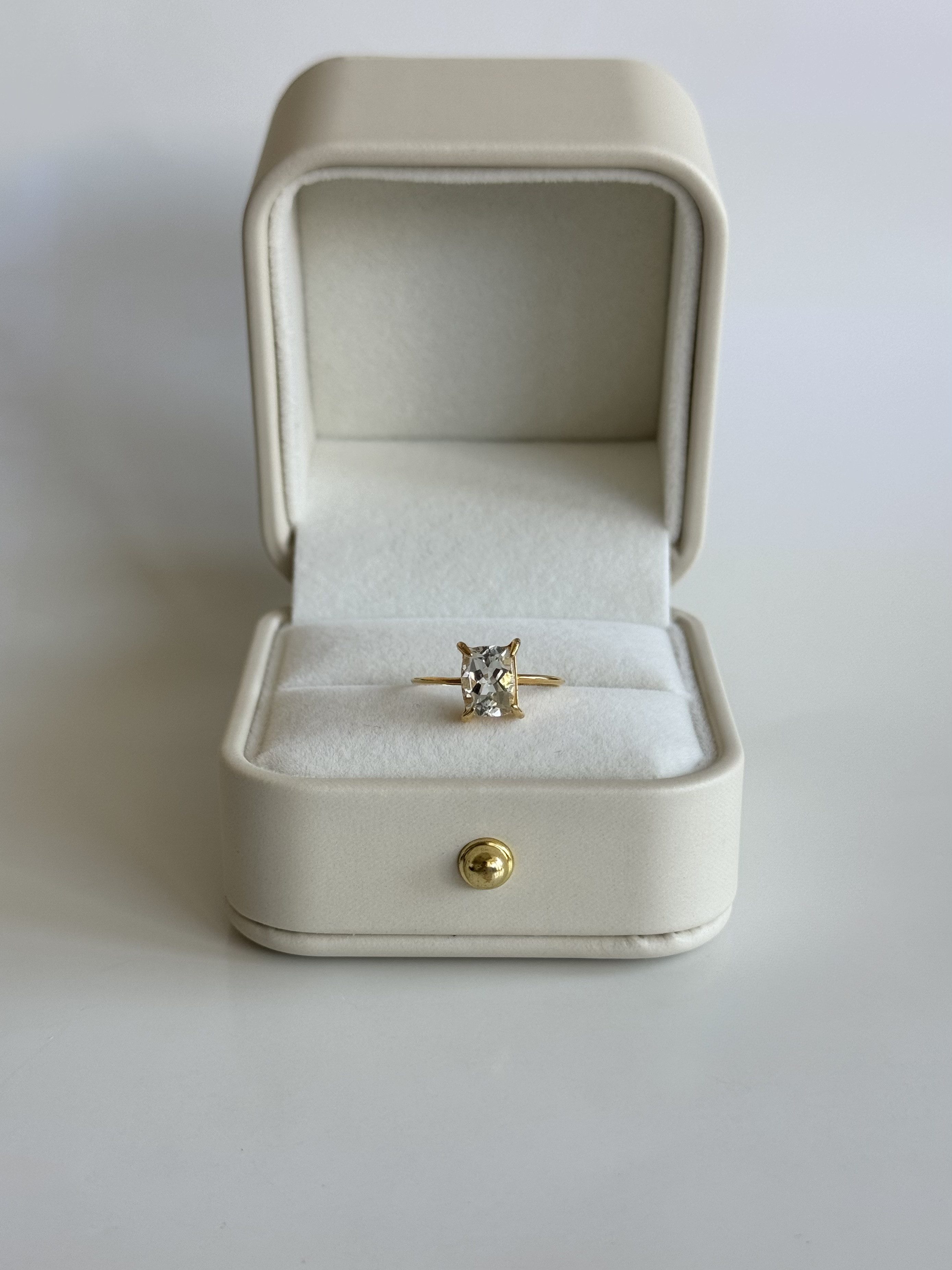 アクアマリンのオクタゴンカットリング〈silver925 18kgp〉