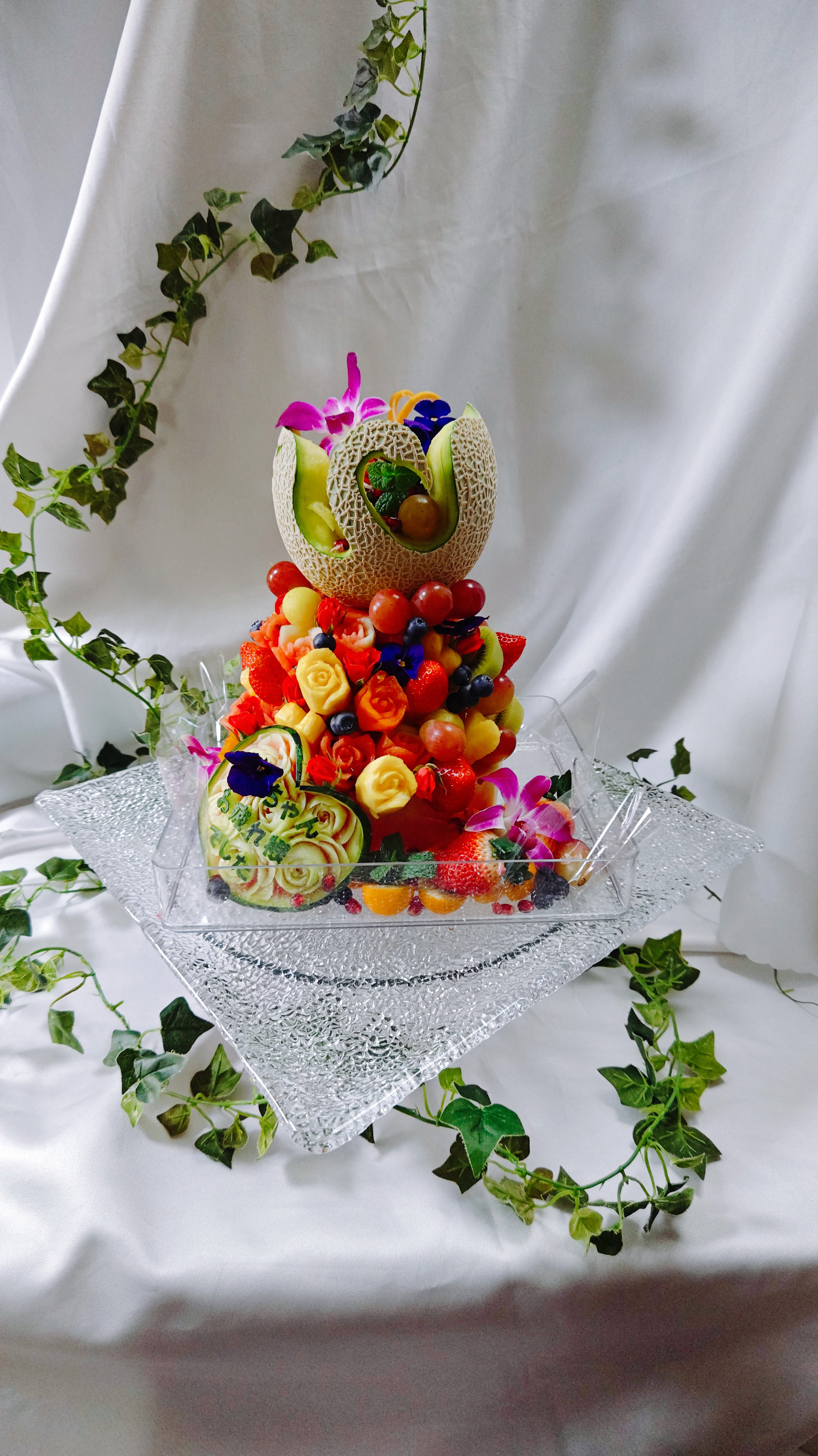 フルーツケーキ　スワン　スイカ　プレゼント　母の日　父の日　ウエディング　アート　　ギフト　誕生日