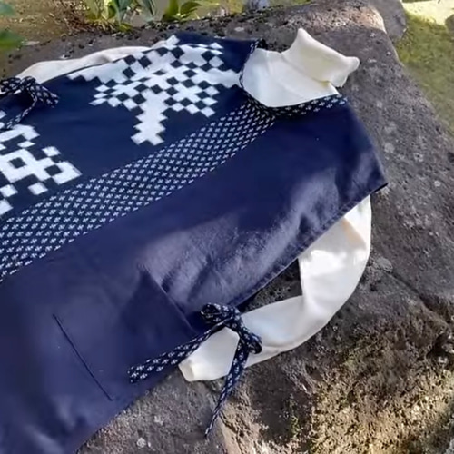 着物リメイク】脇リボンのベスト/藍染め/絣 ベスト 古布華 通販