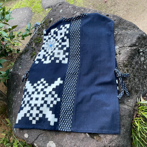 着物リメイク】脇リボンのベスト/藍染め/絣 ベスト 古布華 通販