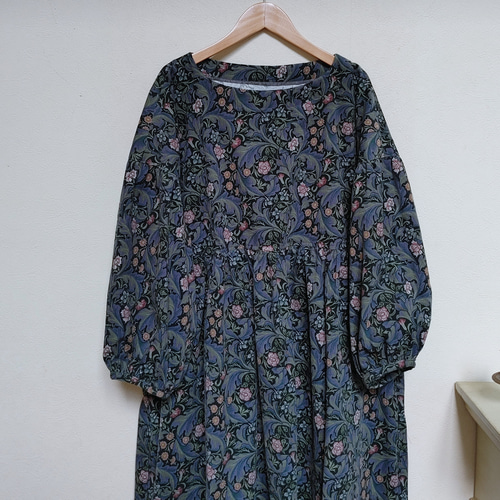 handmadeコーデュロイ花柄ギャザーワンピースfree青 ウィリアムモリス コーデュロイ ギャザーワンピースfree B ワンピース