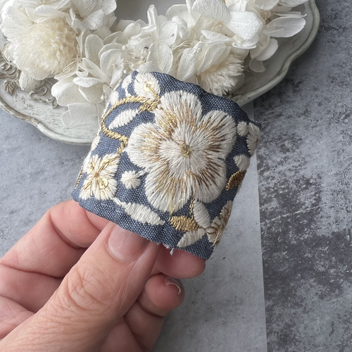 刺繍リボンのポニーフック 花柄 ヘアカフ ヘアカフス 花柄リボン