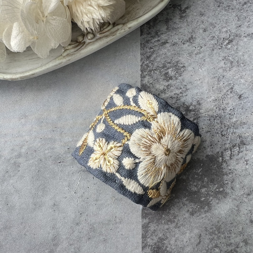 刺繍リボンのポニーフック 花柄 ヘアカフ ヘアカフス 花柄リボン