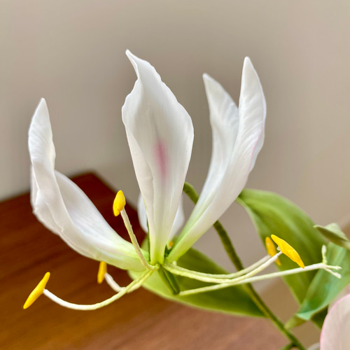 yoshiyoshiクレイフラワー ☆クレイフラワー作品（花摘みー5）☆ | iichi 日々の暮らしを