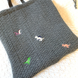 ライヴリーダイナソー　nubiが選べる 体操着袋　H35W35 お着替え袋　入園入学　恐竜　刺繍　ヌビ　受注制作　巾着 2枚目の画像