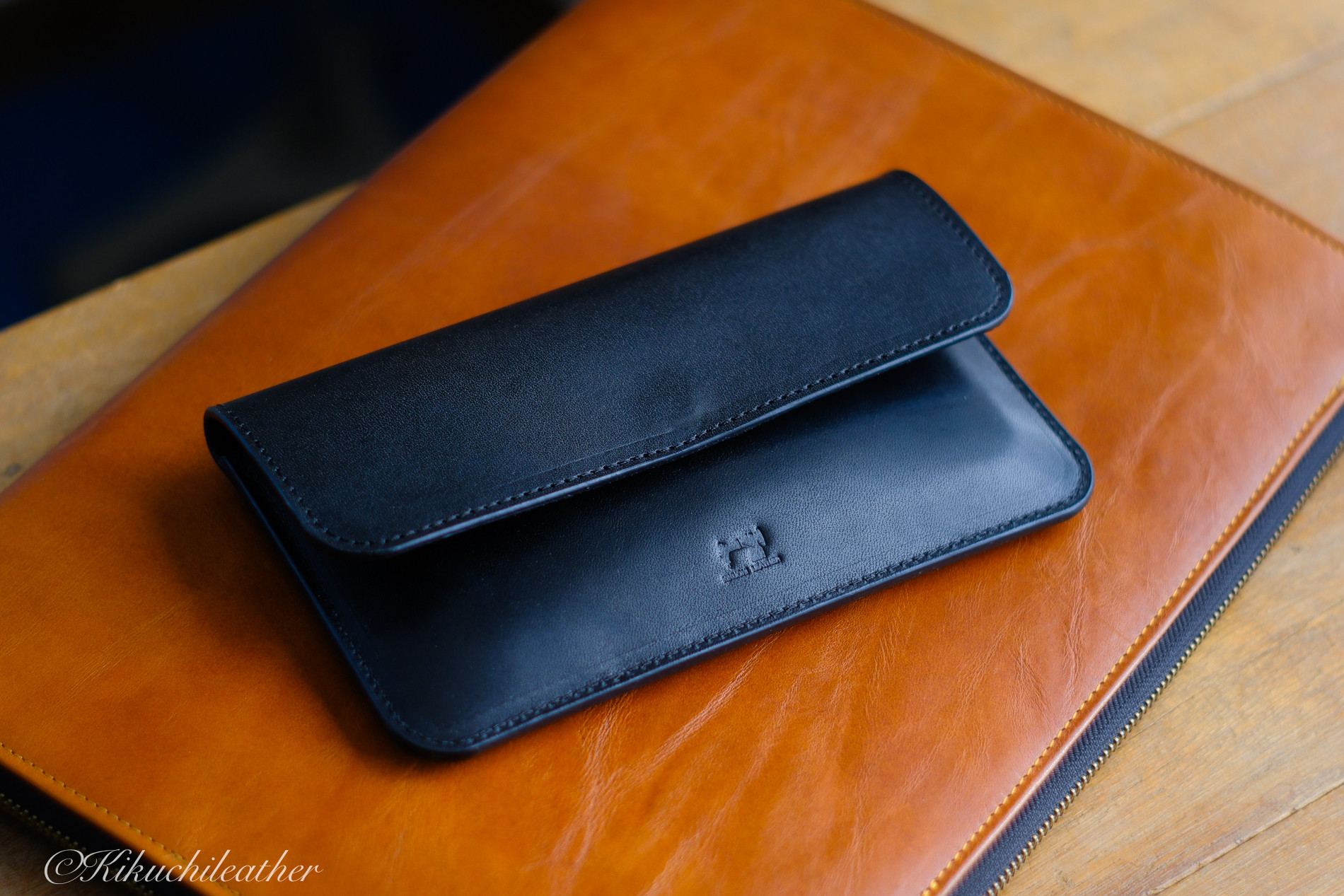 《RIVER》レザーフラップケース Large  iPhone・スマホケース　《2colors》