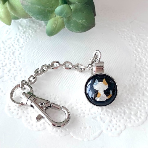 色々キーホルダー 三毛猫さんのキーホルダー （ 七宝焼 平脱七宝 ミケ 猫 ガラス