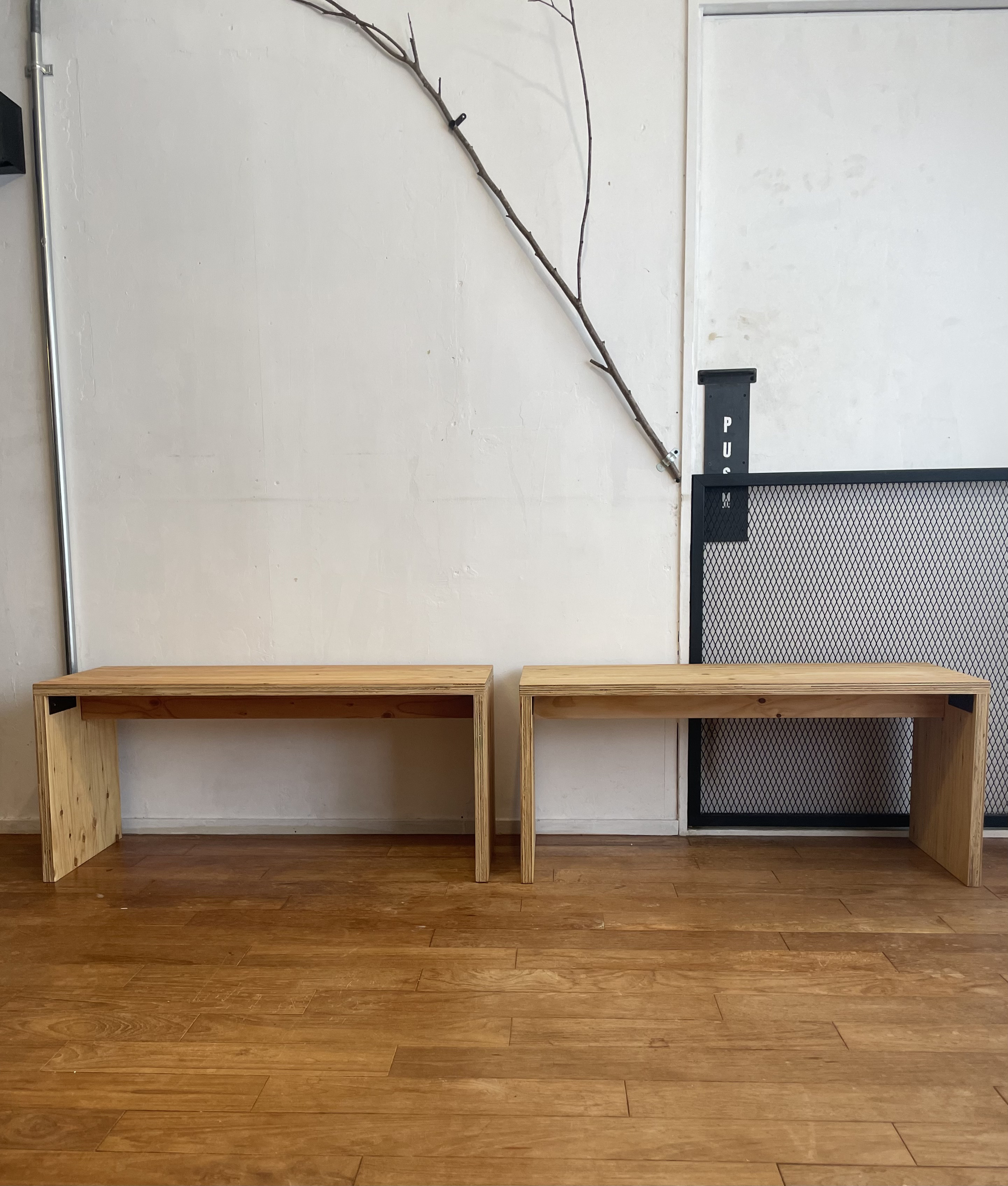 plywood bench (コノ字型ベンチ)