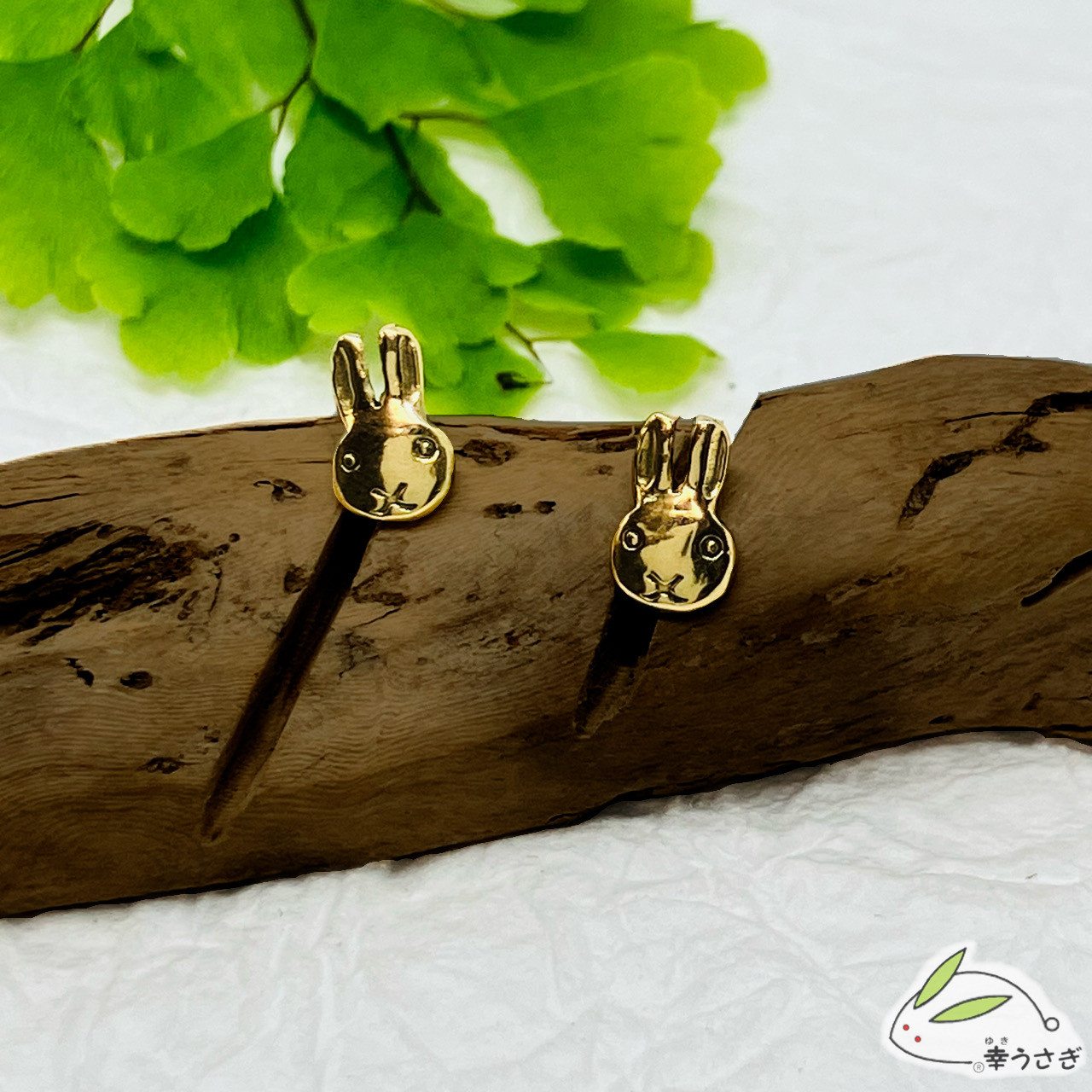 プチうさぎの微笑みピアス（K18）