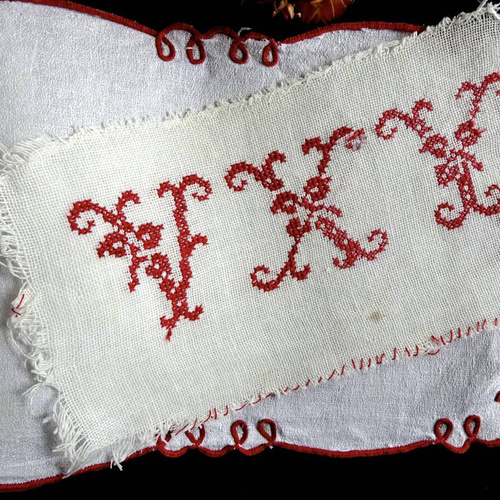フランスアンティークイニシャルシート/モノグラムクロス/ “A・C”赤 フランスアンティークイニシャルシート/モノグラムクロス/ “A・C”赤