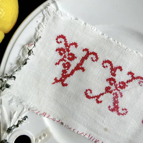 1800年代末 フランス 刺繍 立体 赤糸 モノグラム イニシャル 古布 服飾