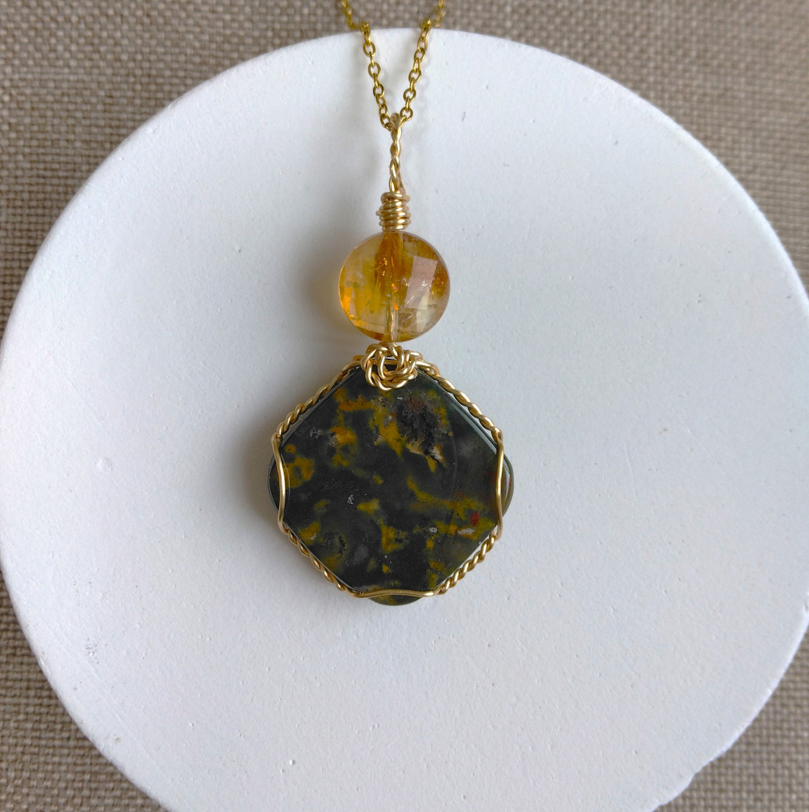 ブラッドストーン　天然石ワイヤーペンダント　No.P96