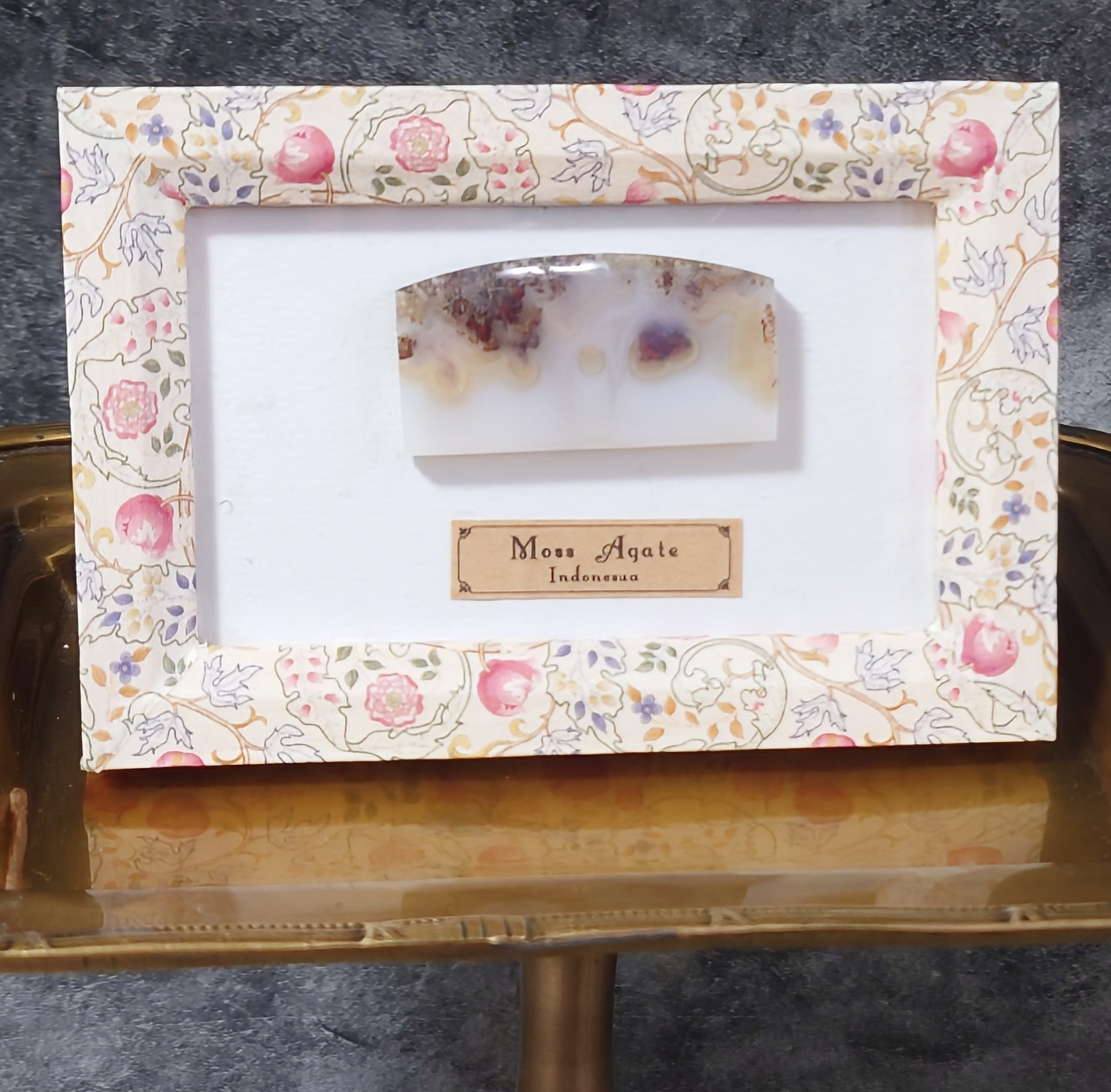 【風景を閉じ込めたモスアゲートルースフレーム】【インドネシア産】MA4606