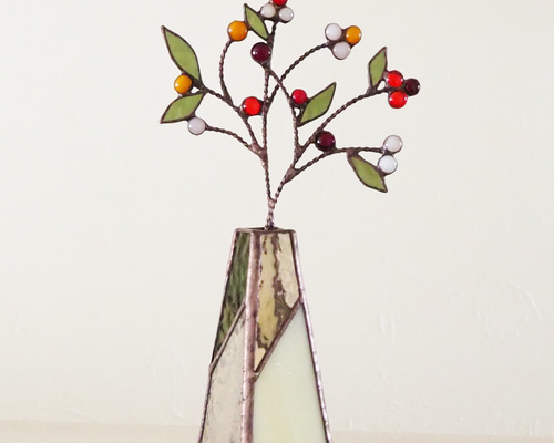 プチステンドグラス 木の実 猫と花をモチーフにした、ステンドグラスの