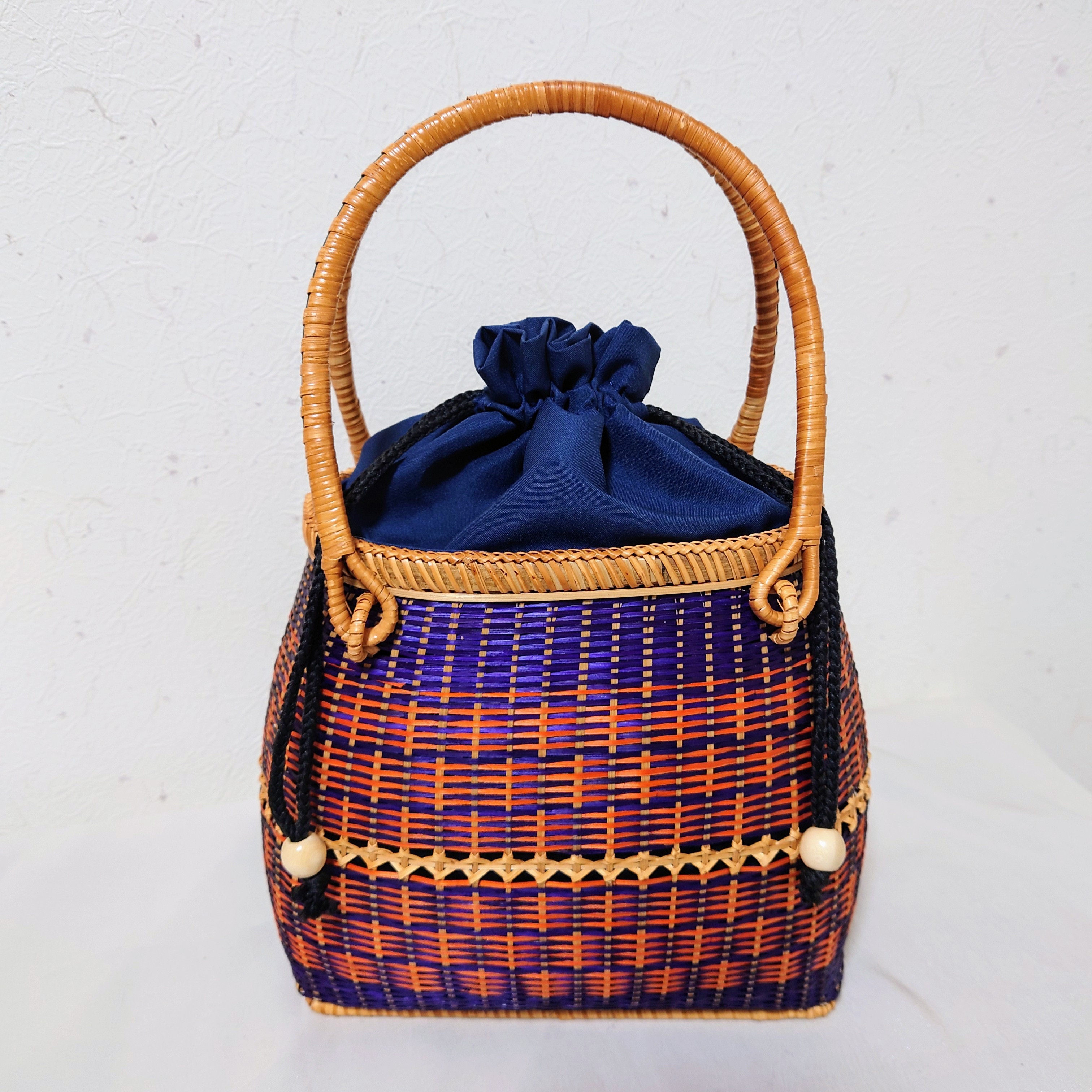 ベトナムラタンのバケツ型巾着バッグ オレンジ×ブルー/ブルー×プレーン