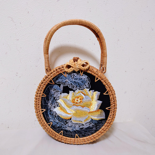 【海外限定】 ベトナムラタンの蓮の刺繍バッグ ブルー 高級 ハンドバッグ 花柄 ハンドバッグ