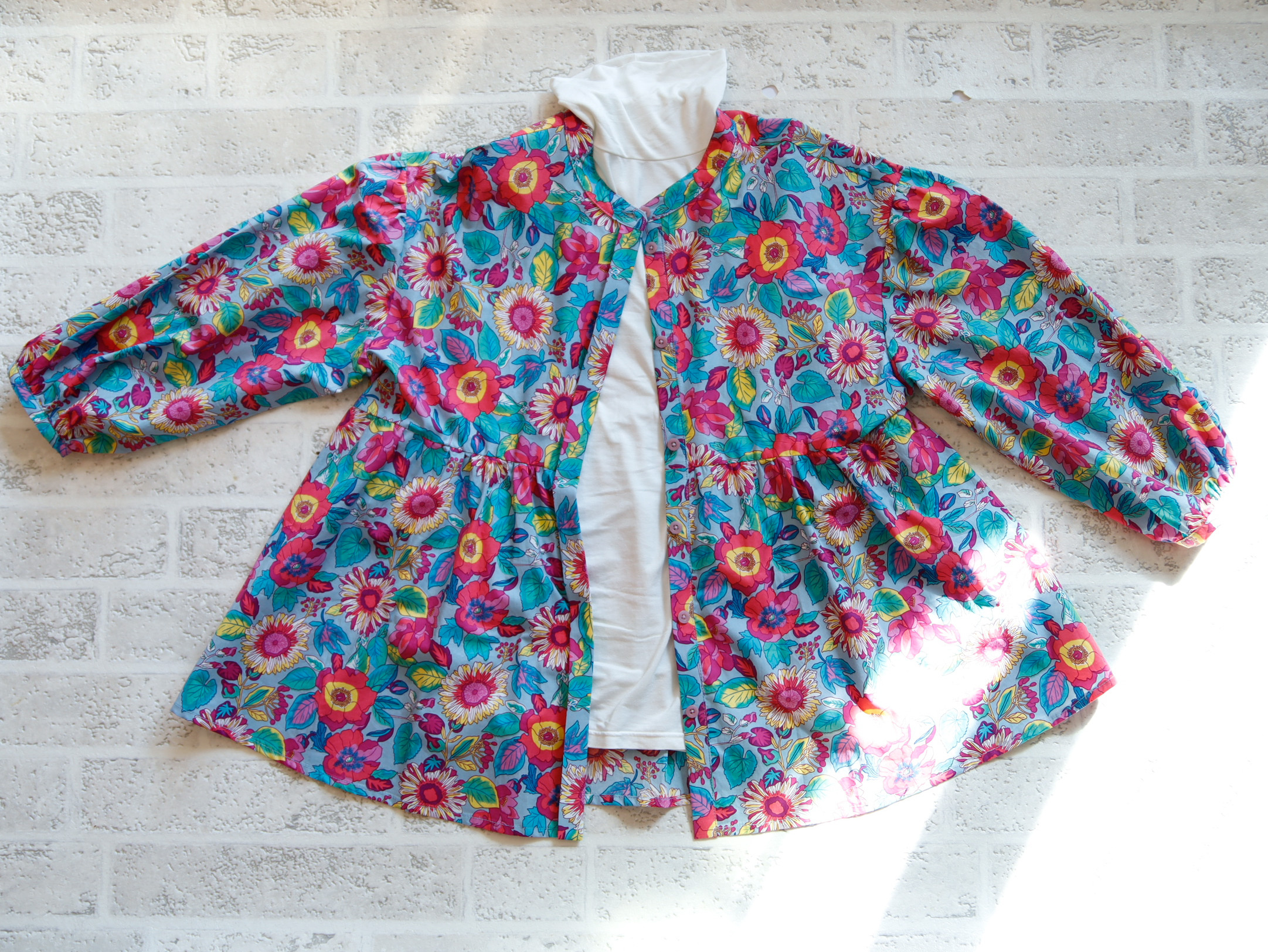 ペプラムブラウス フラワープリント ゆったりふんわりデザイン 羽織れる2wayブラウス