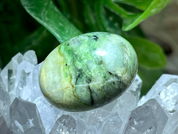 翡翠？天然石 原石 置物 ヒスイ 約850g 【公式通販】