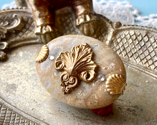 アンティーク色留袖　アールヌーボー スズラン　洋菊 アンティーク色留袖アールヌーボー スズラン洋菊