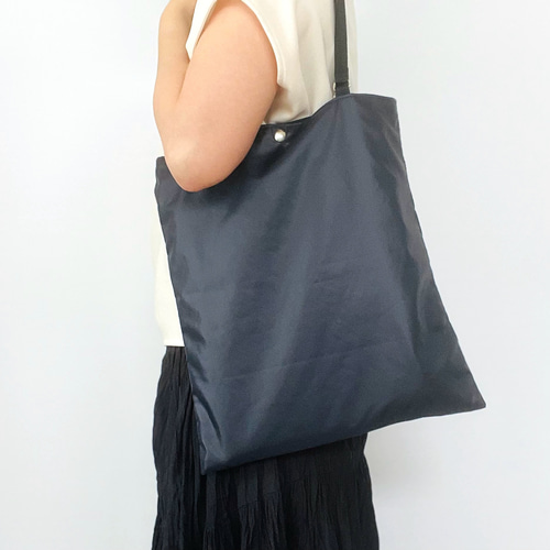 軽量・撥水｜サブバッグにも最適！リモンタナイロンのトートバッグ