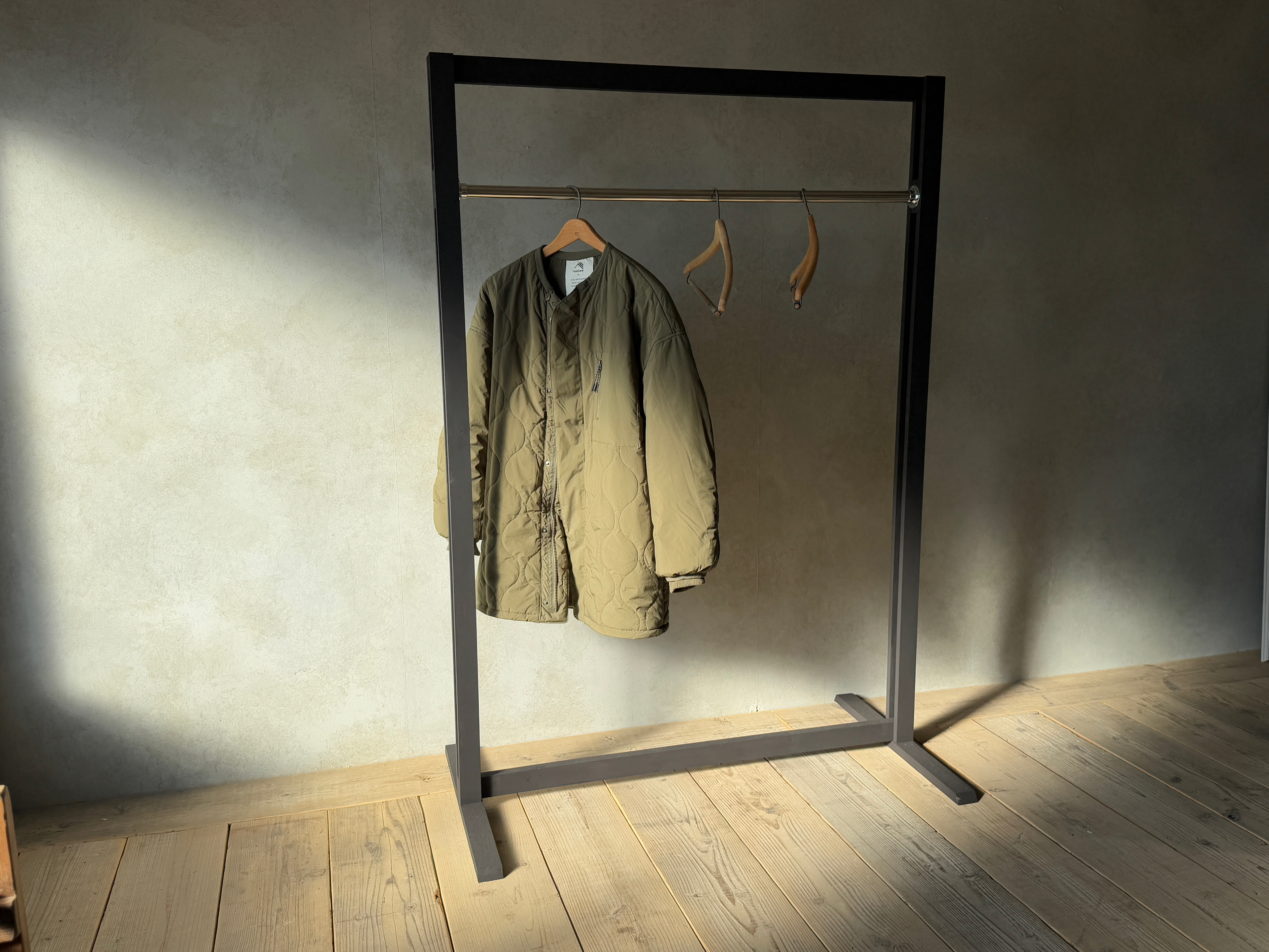 【木製ハンガーラック】服　シェルフ　オーダー　店舗什器　アンティーク　　収納　インテリア　男前　衣替え