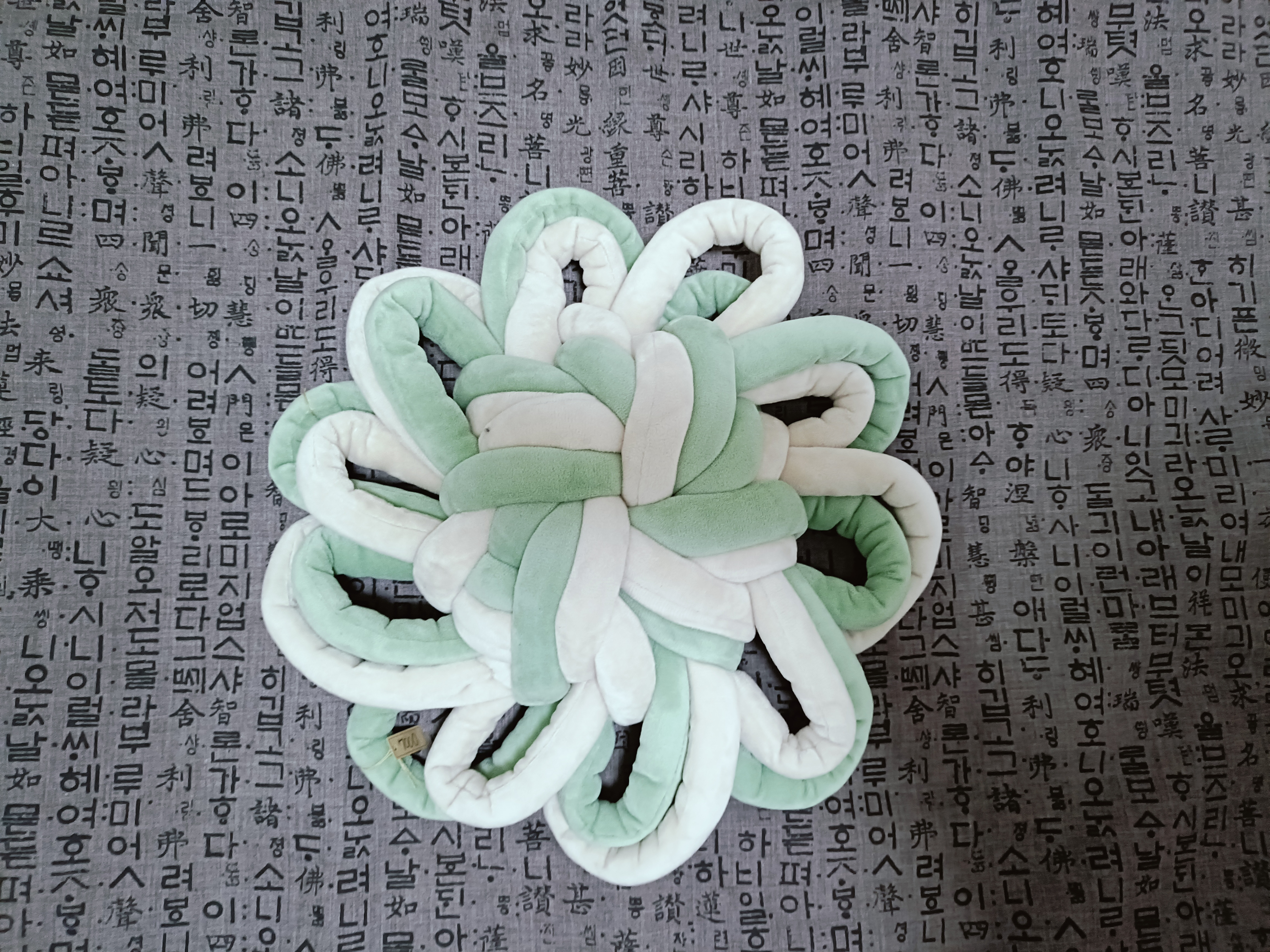 メドゥプ韓国飾り結び:クッション、座布団:ベロア生地:中国結び:組紐:水引