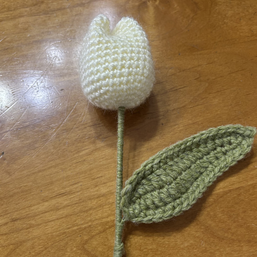 花束 ハンドメイド 毛糸 編み物 かぎ針編み ブーケ 赤 ピンク 白