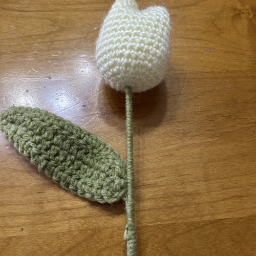 花束 ハンドメイド 毛糸 編み物 かぎ針編み ブーケ 赤 ピンク 白