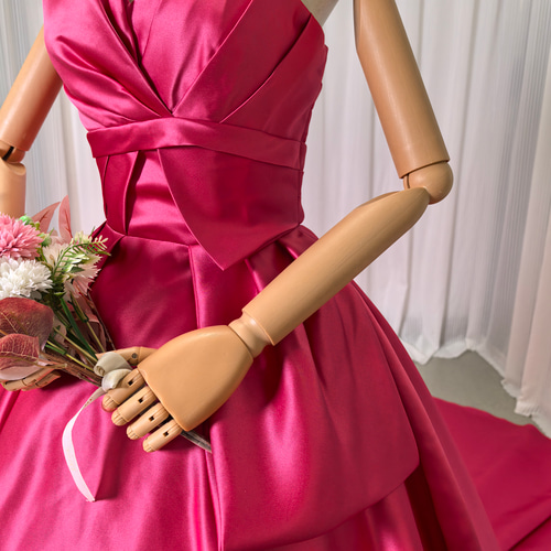 送料無料！カラードレス ビビッドピンク 光沢サテン 編み上げ ベア